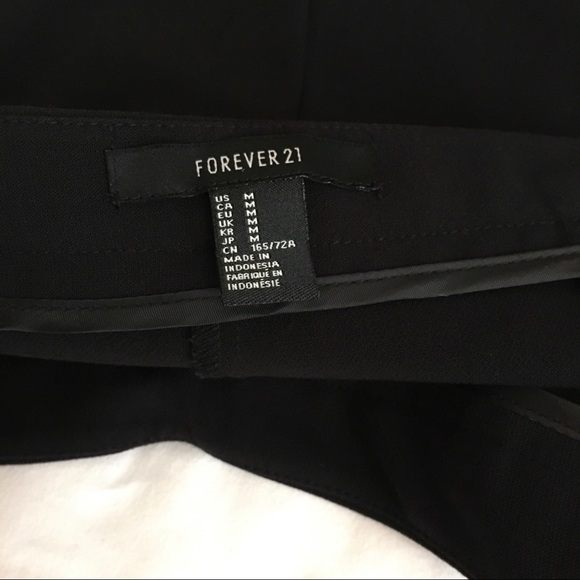 Forever 21 high waisted black shorts - Picture 3 of 5